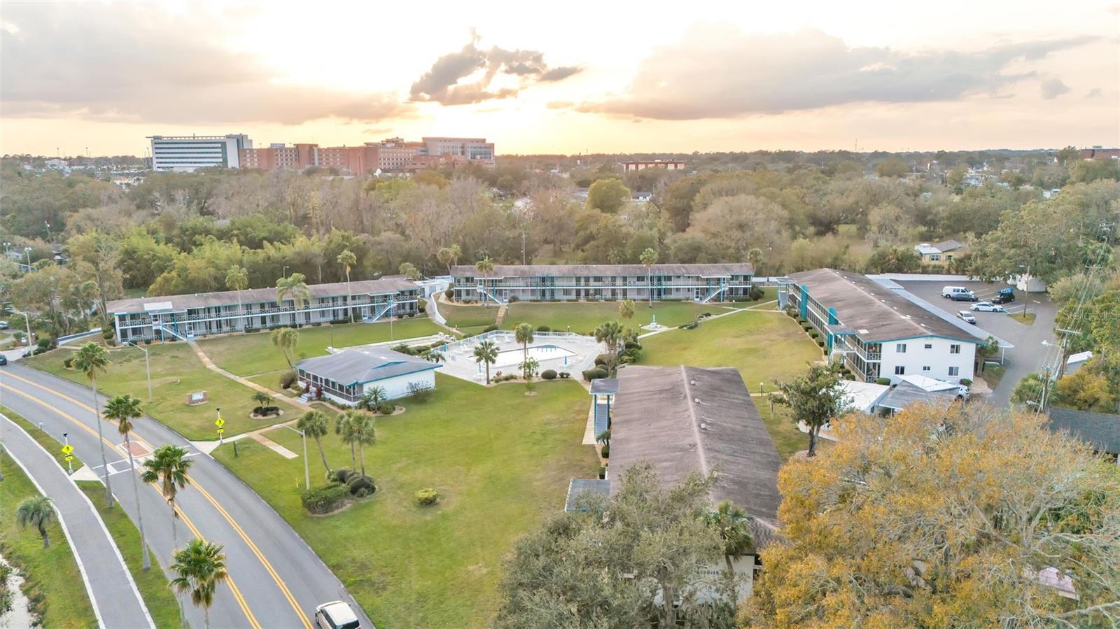 1600 W LAKE PARKER DR #B9, LAKELAND, FL — photo 2