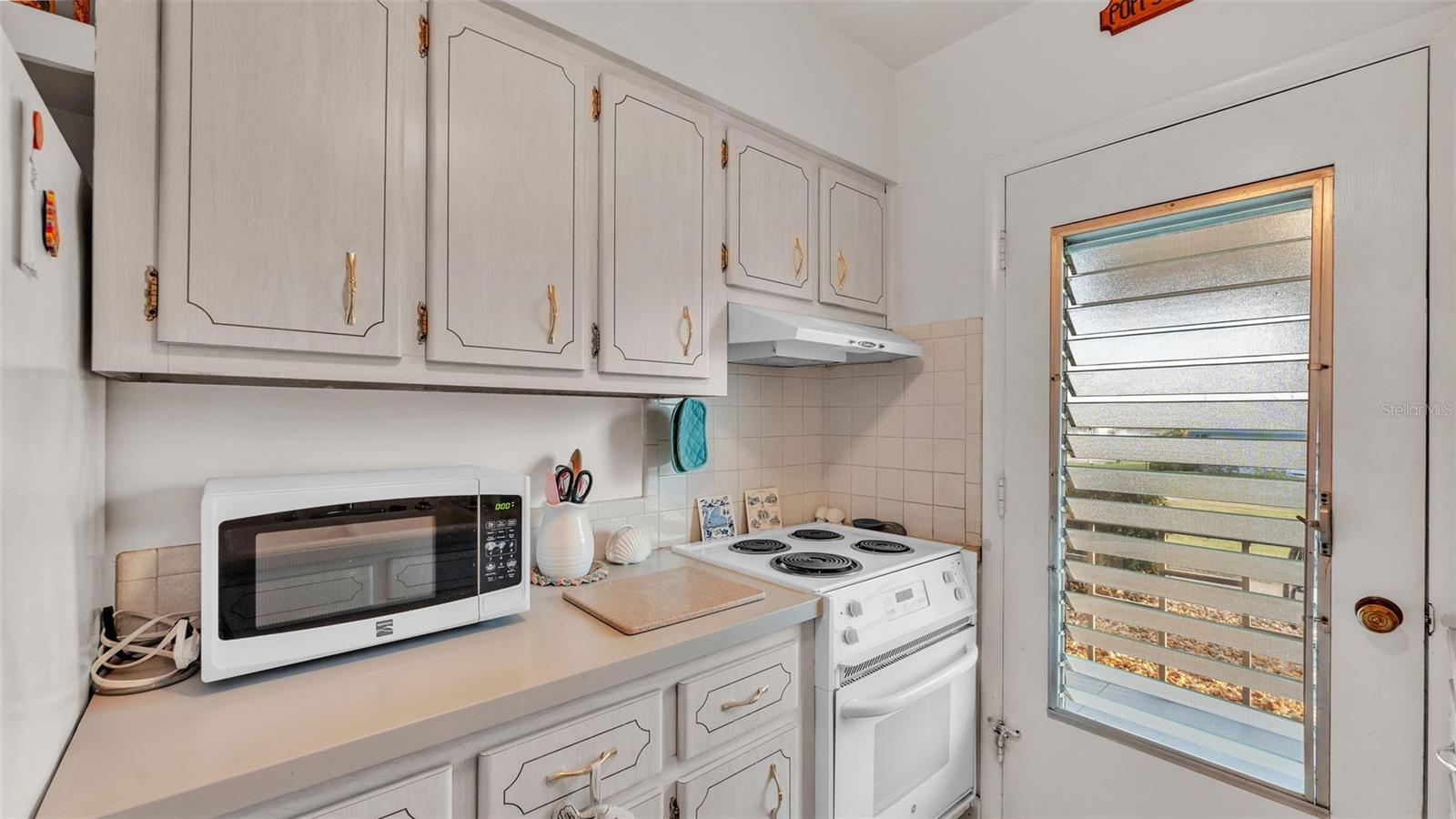 1600 W LAKE PARKER DR #B9, LAKELAND, FL — photo 8