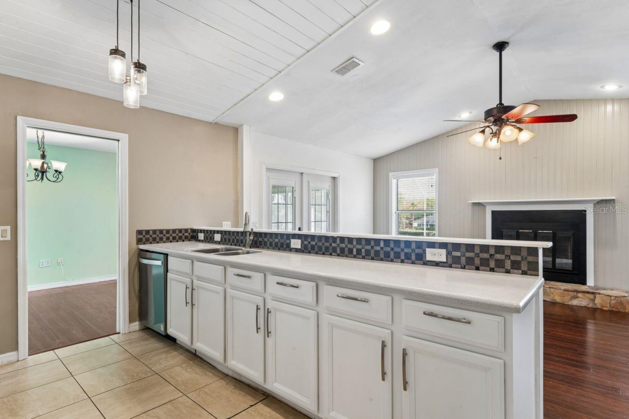 375 E LIBERTY ST, HERNANDO, FL — photo 6