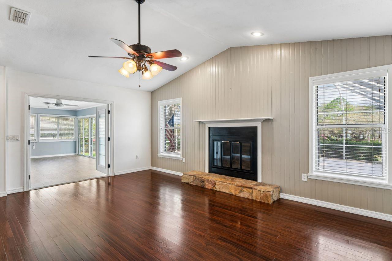 375 E LIBERTY ST, HERNANDO, FL — photo 7