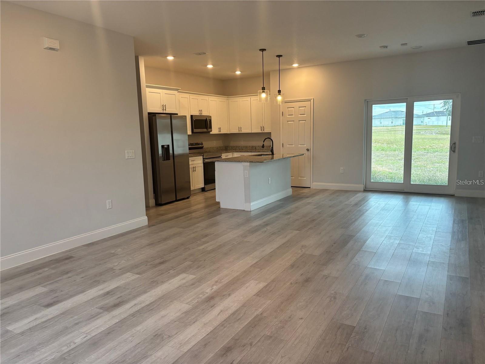 423 CHURCHILL CT, KISSIMMEE, FL — photo 2