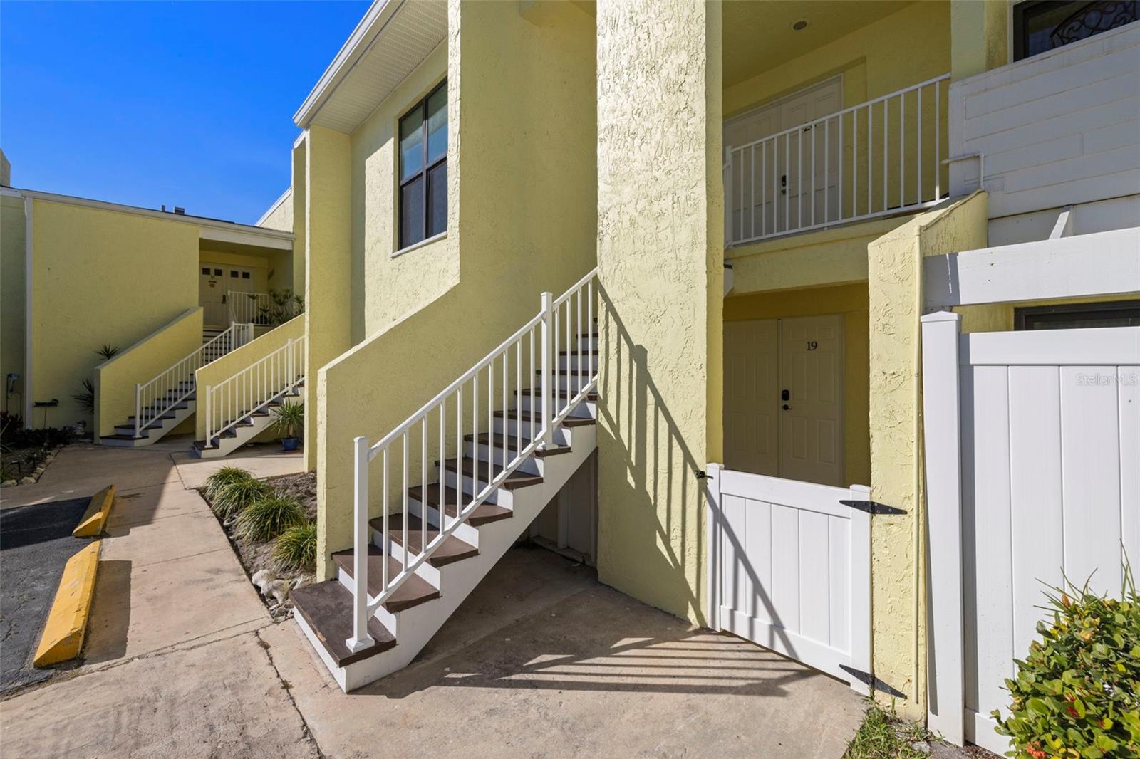 1 WINDRUSH BLVD #19, INDIAN ROCKS BEACH, FL — photo 2