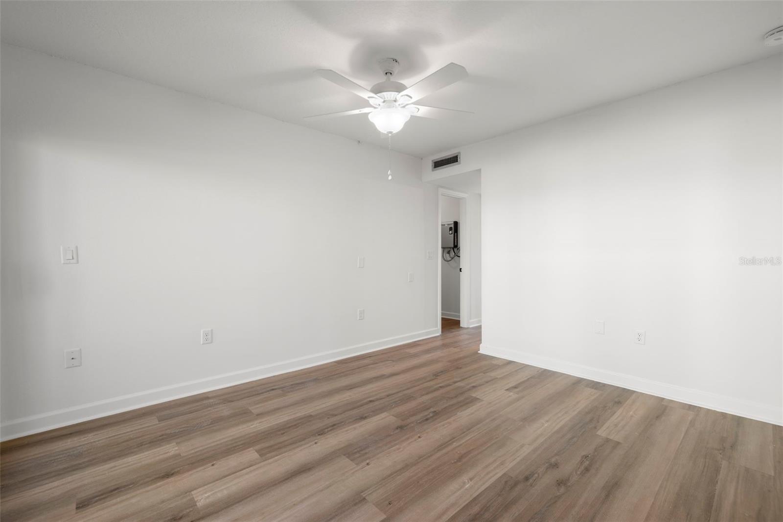 1 WINDRUSH BLVD #19, INDIAN ROCKS BEACH, FL — photo 31