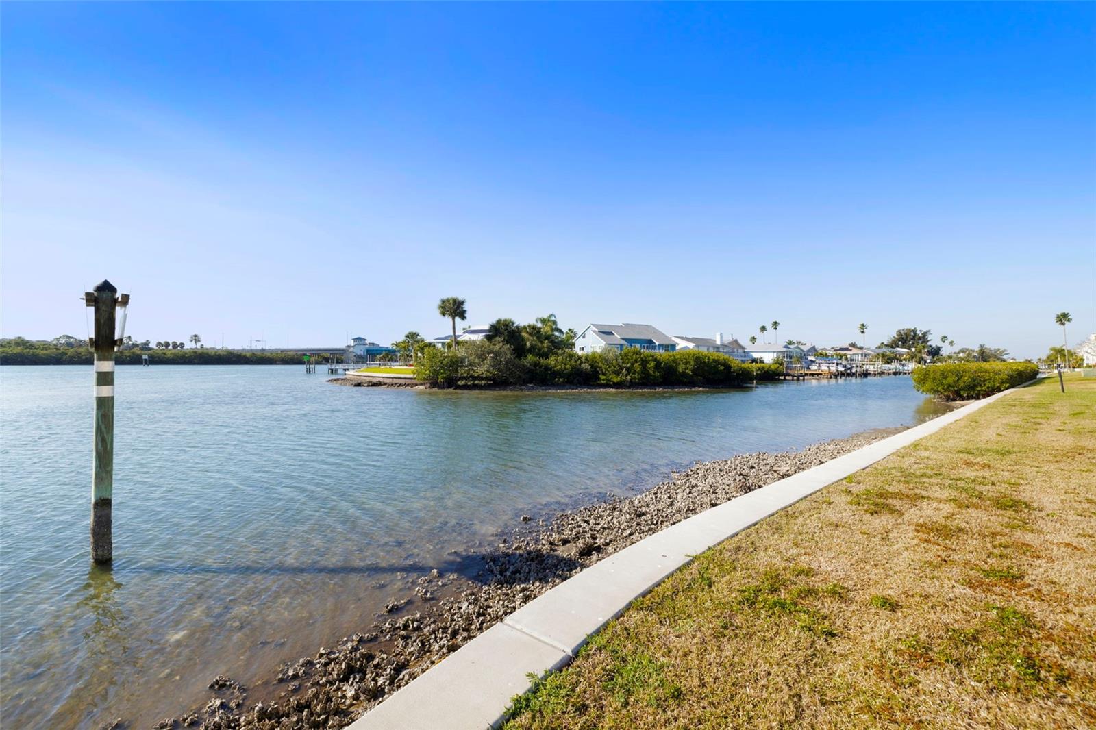 1 WINDRUSH BLVD #19, INDIAN ROCKS BEACH, FL — photo 41