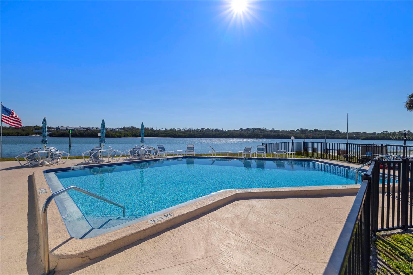 1 WINDRUSH BLVD #19, INDIAN ROCKS BEACH, FL — photo 42