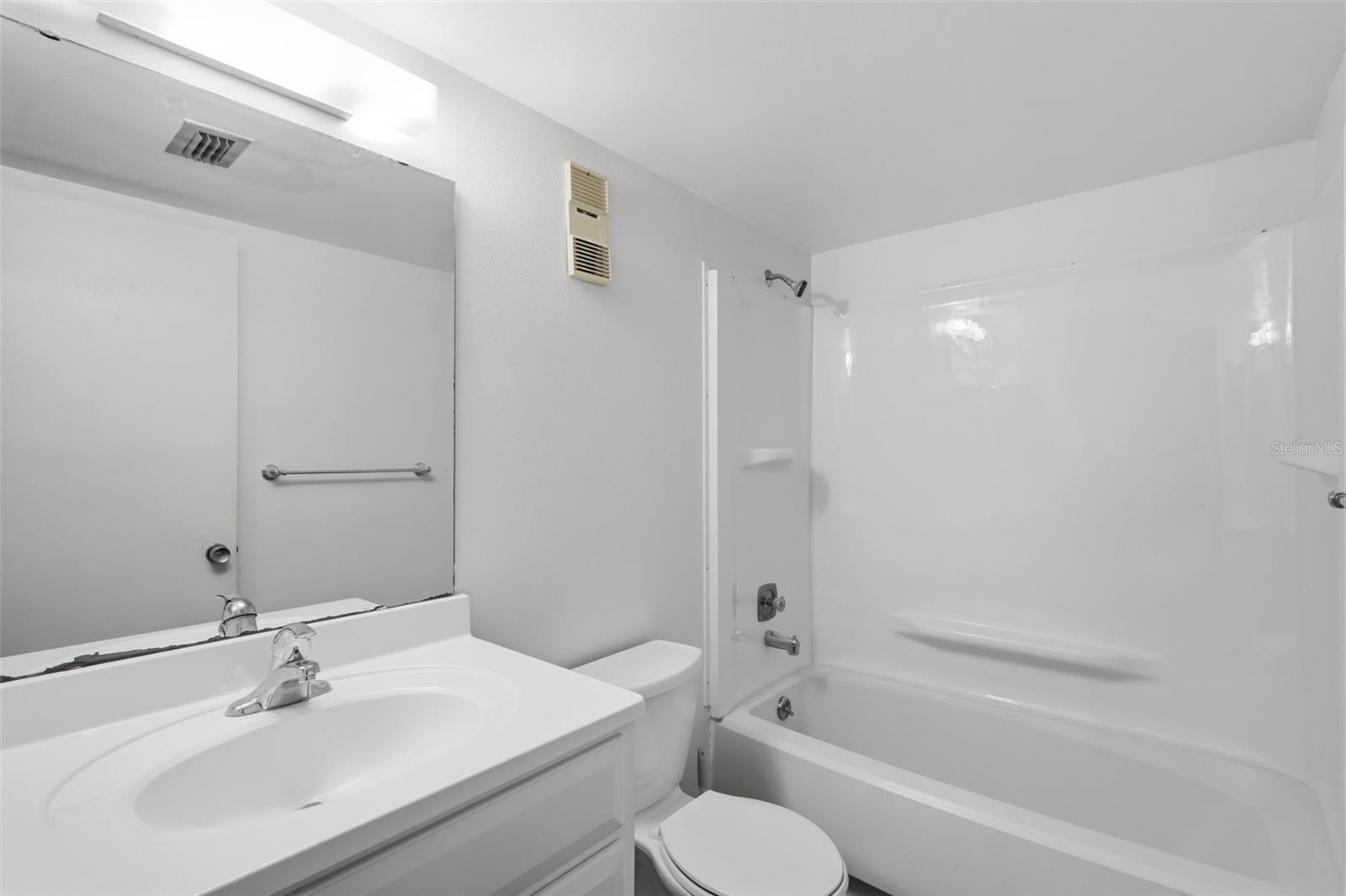 100 SWEETGUM WOODS CT #9B, DELTONA, FL — photo 29