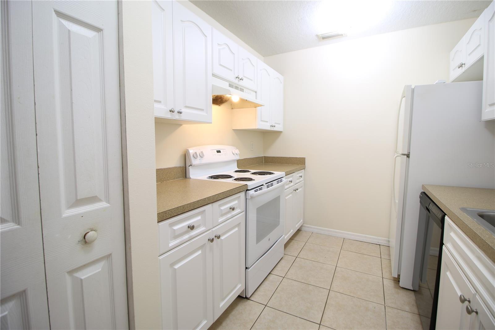 720 NEWTON AVE S, ST PETERSBURG, FL — photo 4