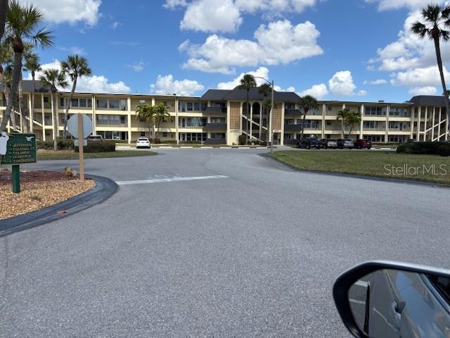 4700 COVE CIR #203, ST PETERSBURG, FL