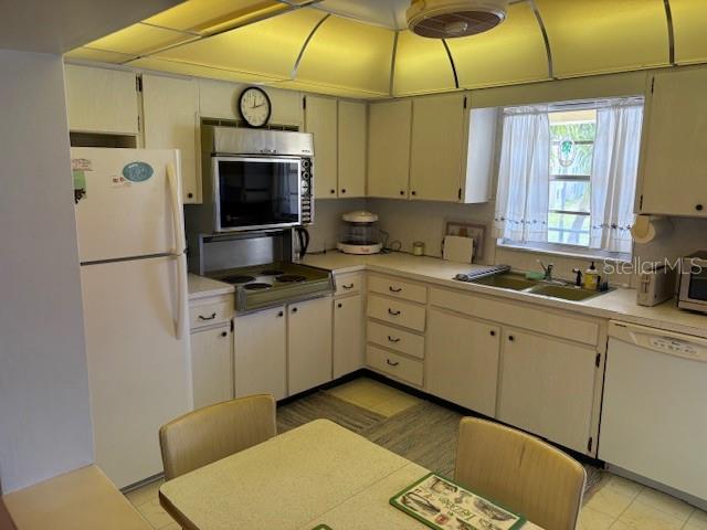 4700 COVE CIR #203, ST PETERSBURG, FL — photo 2
