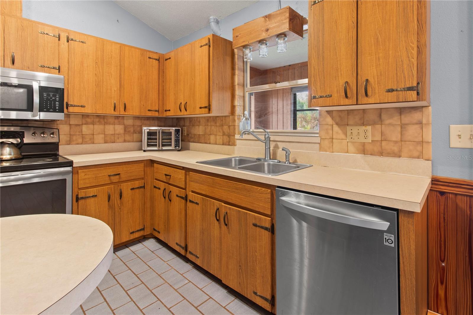 1143 MEYERS RD, VENICE, FL — photo 11