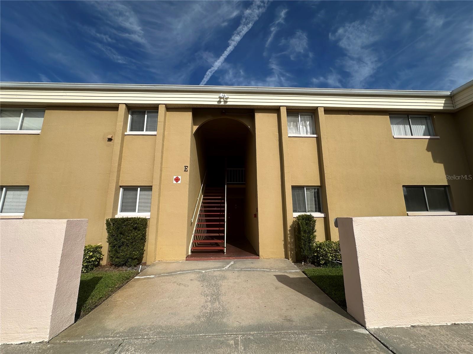 1000 LAKE OF THE WOODS BLVD #204E, CASSELBERRY, FL