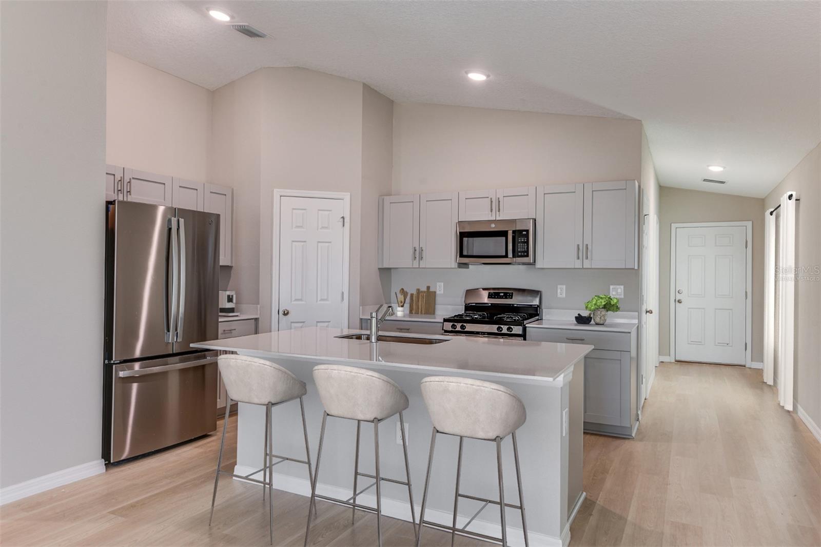 15250 MAUDE LANDING LOOP, WIMAUMA, FL — photo 2