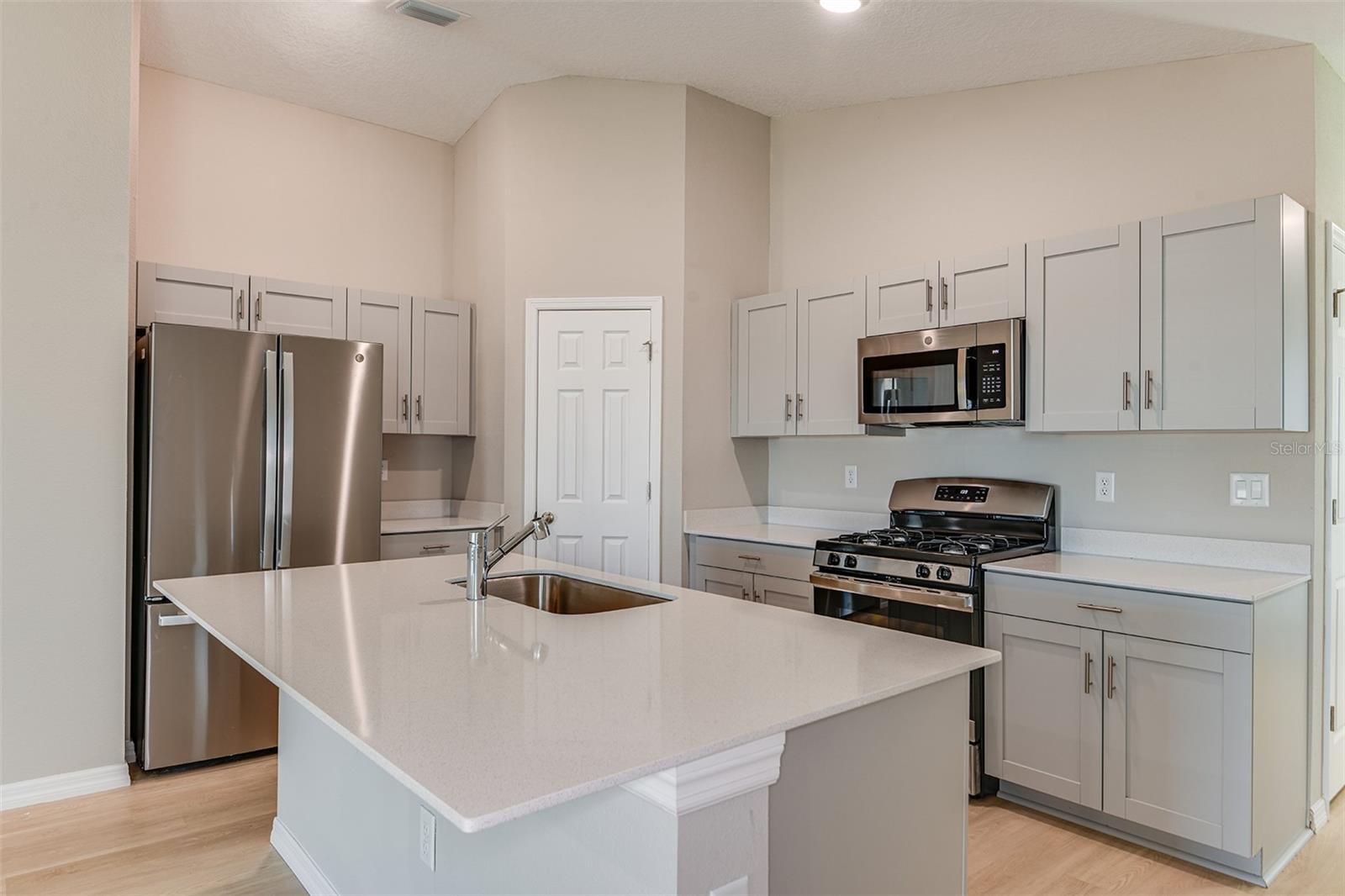 15250 MAUDE LANDING LOOP, WIMAUMA, FL — photo 9