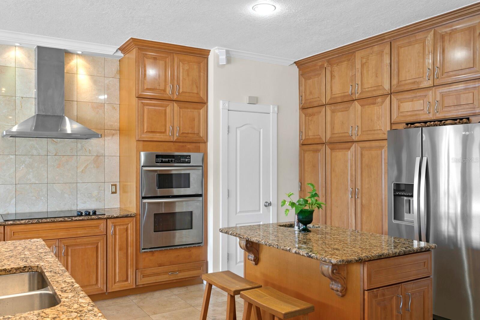 13548 LAKE MAGDALENE DR, TAMPA, FL — photo 14