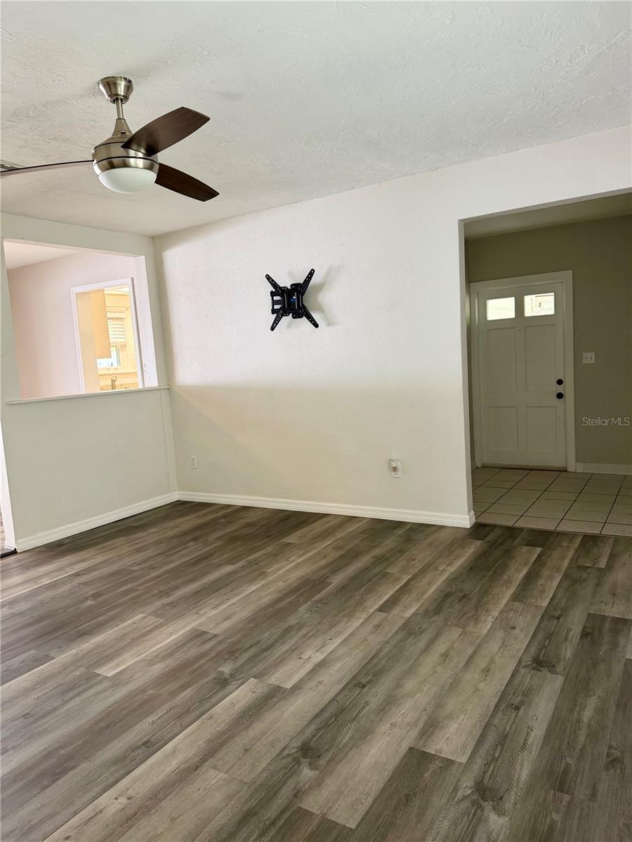 2419 WELLS AVENUE, SARASOTA, FL — photo 16