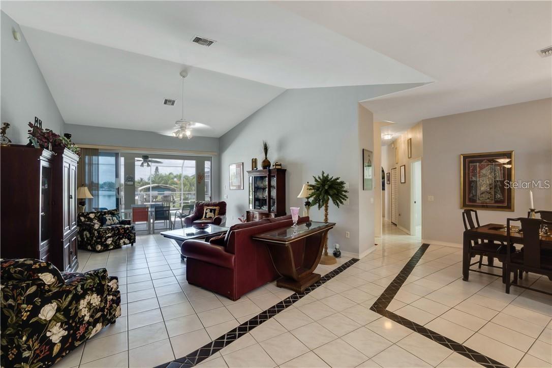 15352 POTTSTOWN AVE, PORT CHARLOTTE, FL — photo 4