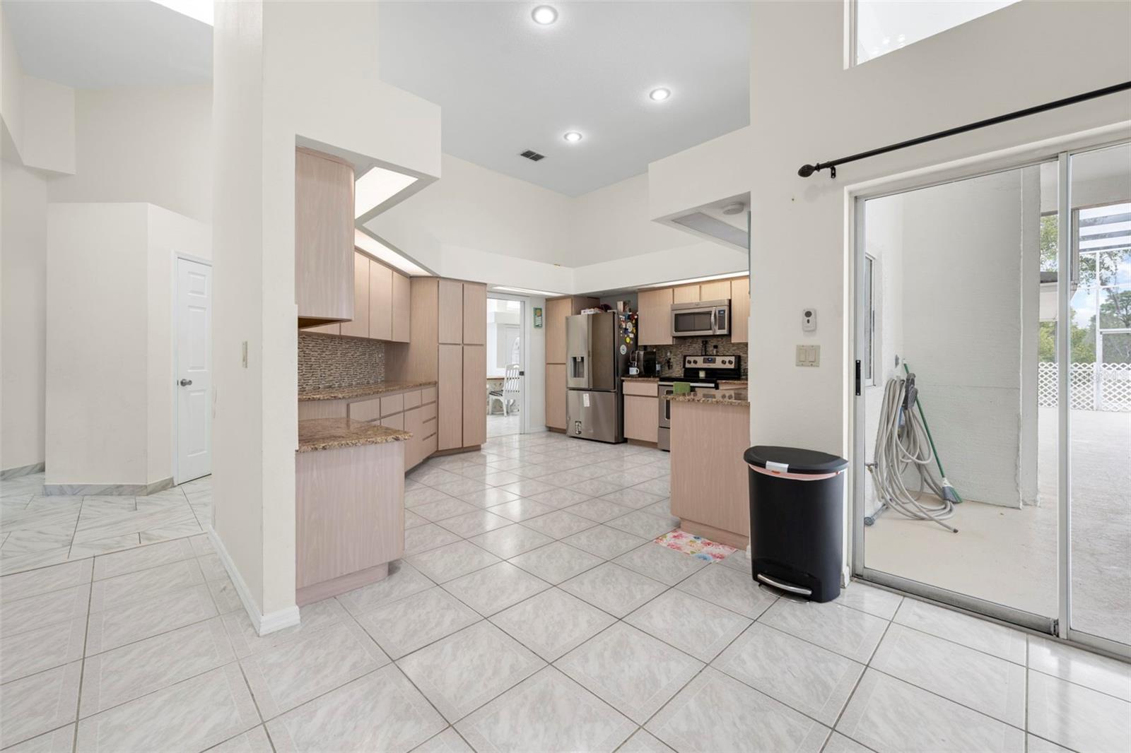 348 FLORIAN WAY, SPRING HILL, FL — photo 12