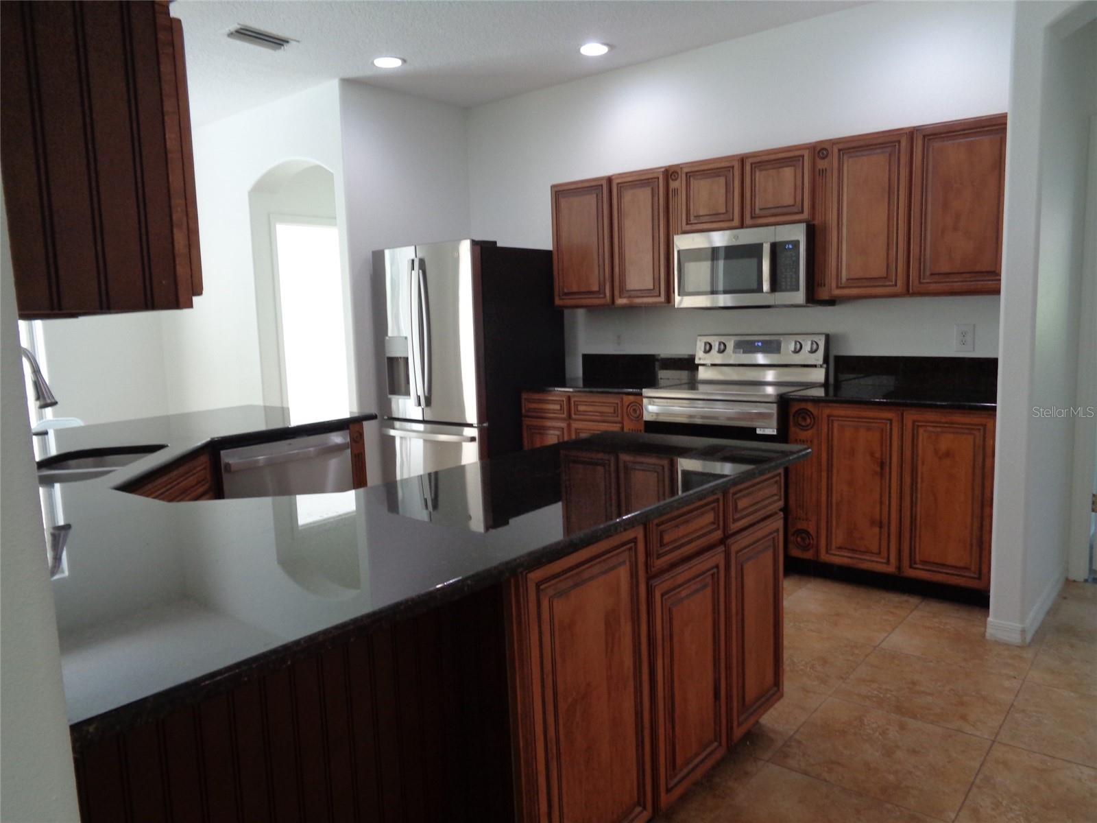 6102 SAVOY CIR, LUTZ, FL — photo 10