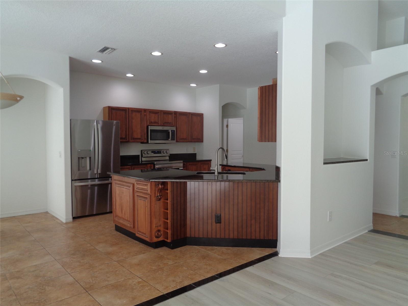 6102 SAVOY CIR, LUTZ, FL — photo 14