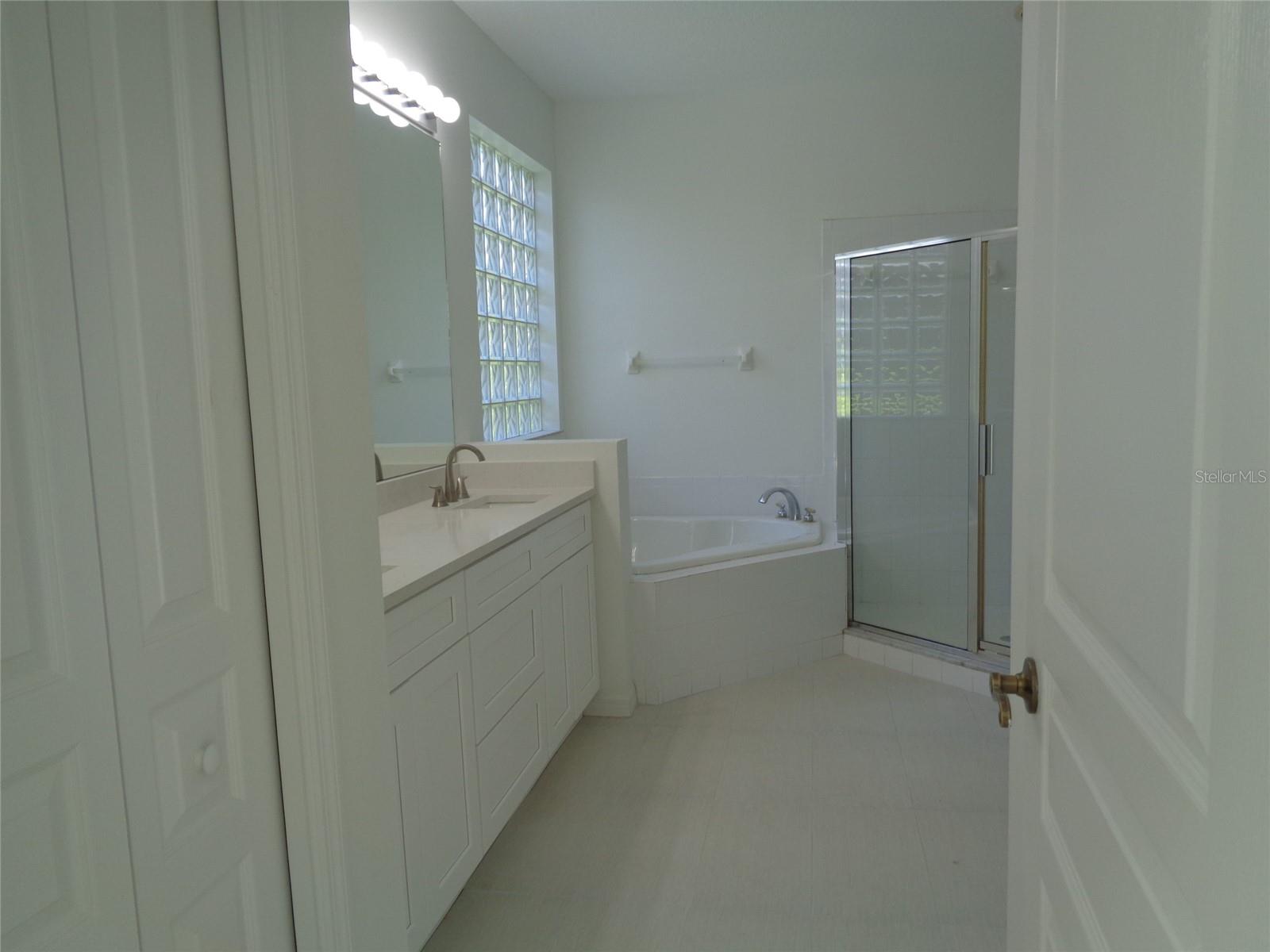 6102 SAVOY CIR, LUTZ, FL — photo 24