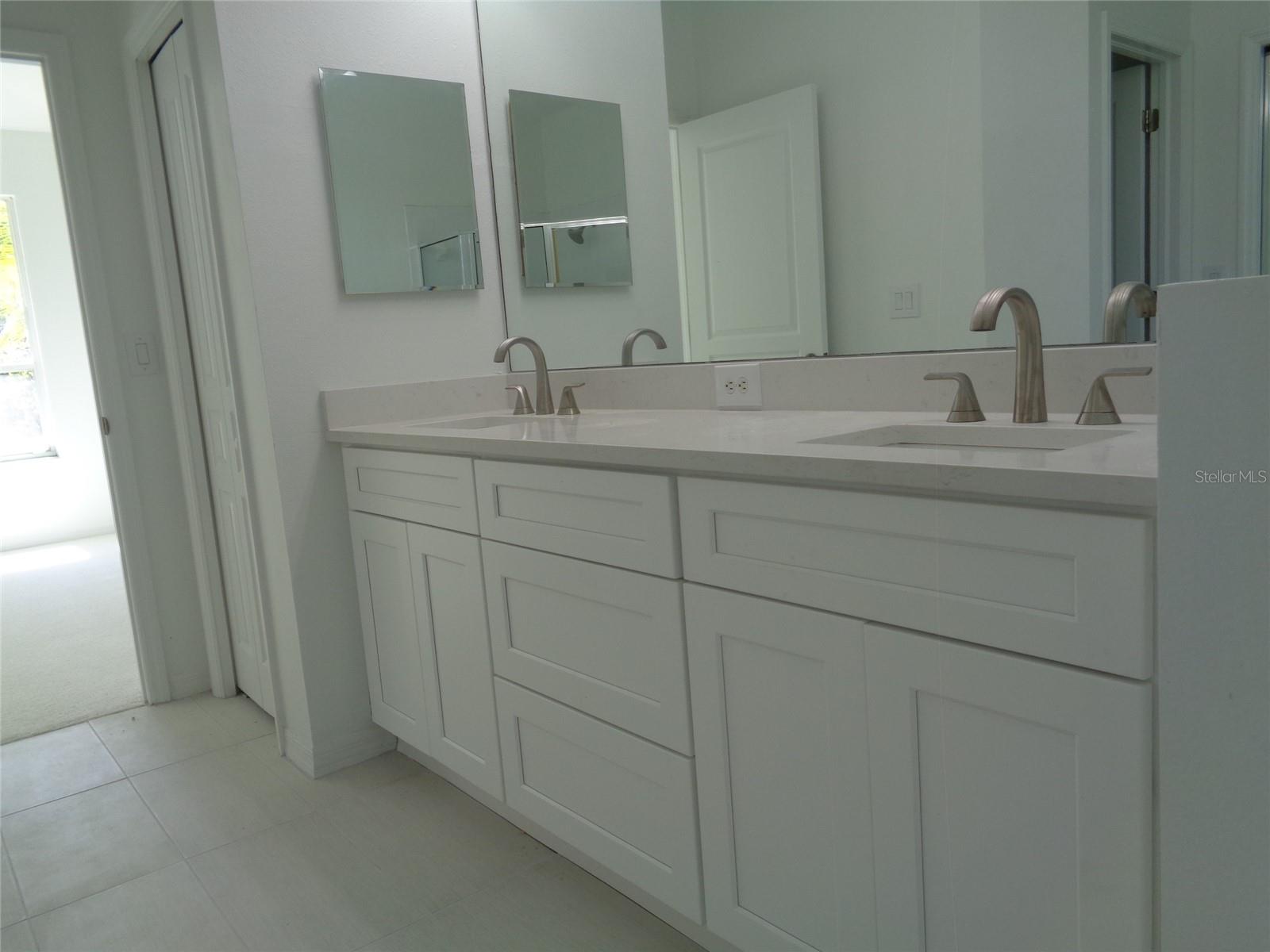 6102 SAVOY CIR, LUTZ, FL — photo 27
