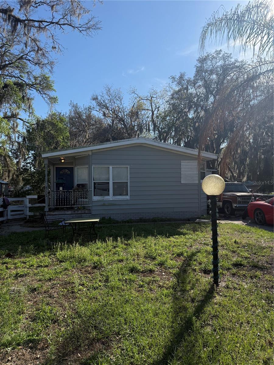 8602 TREASURE ISLAND RD, LEESBURG, FL
