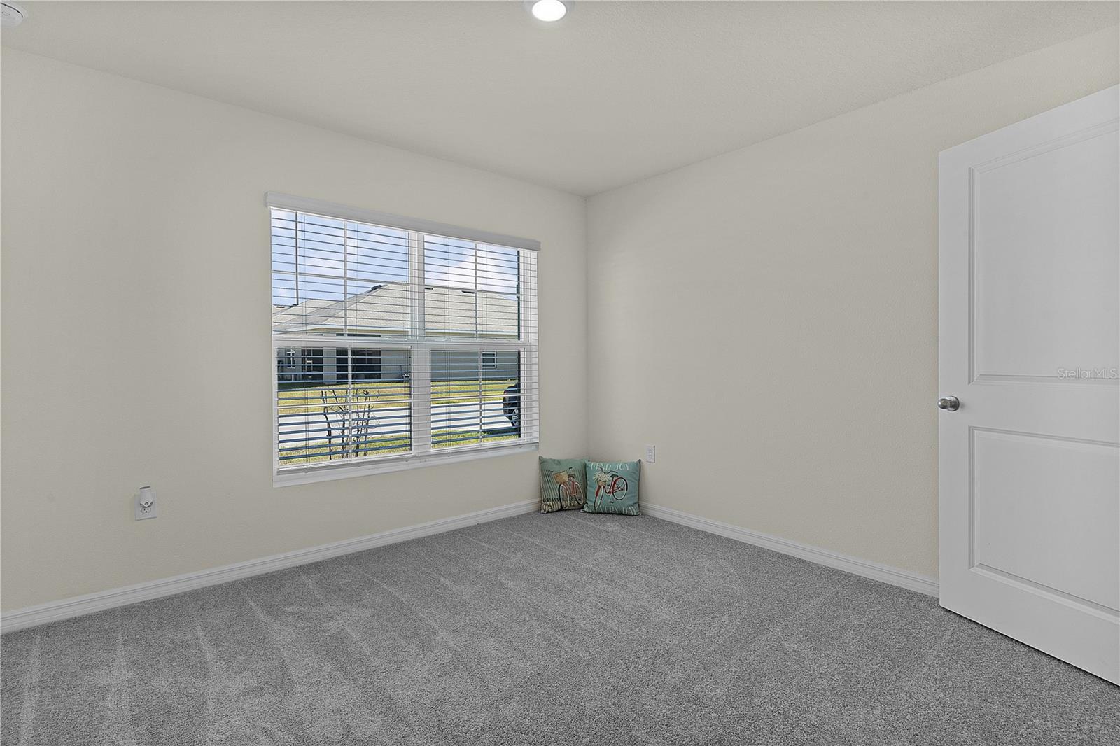 8661 TRIUMPH CIR, WILDWOOD, FL — photo 27