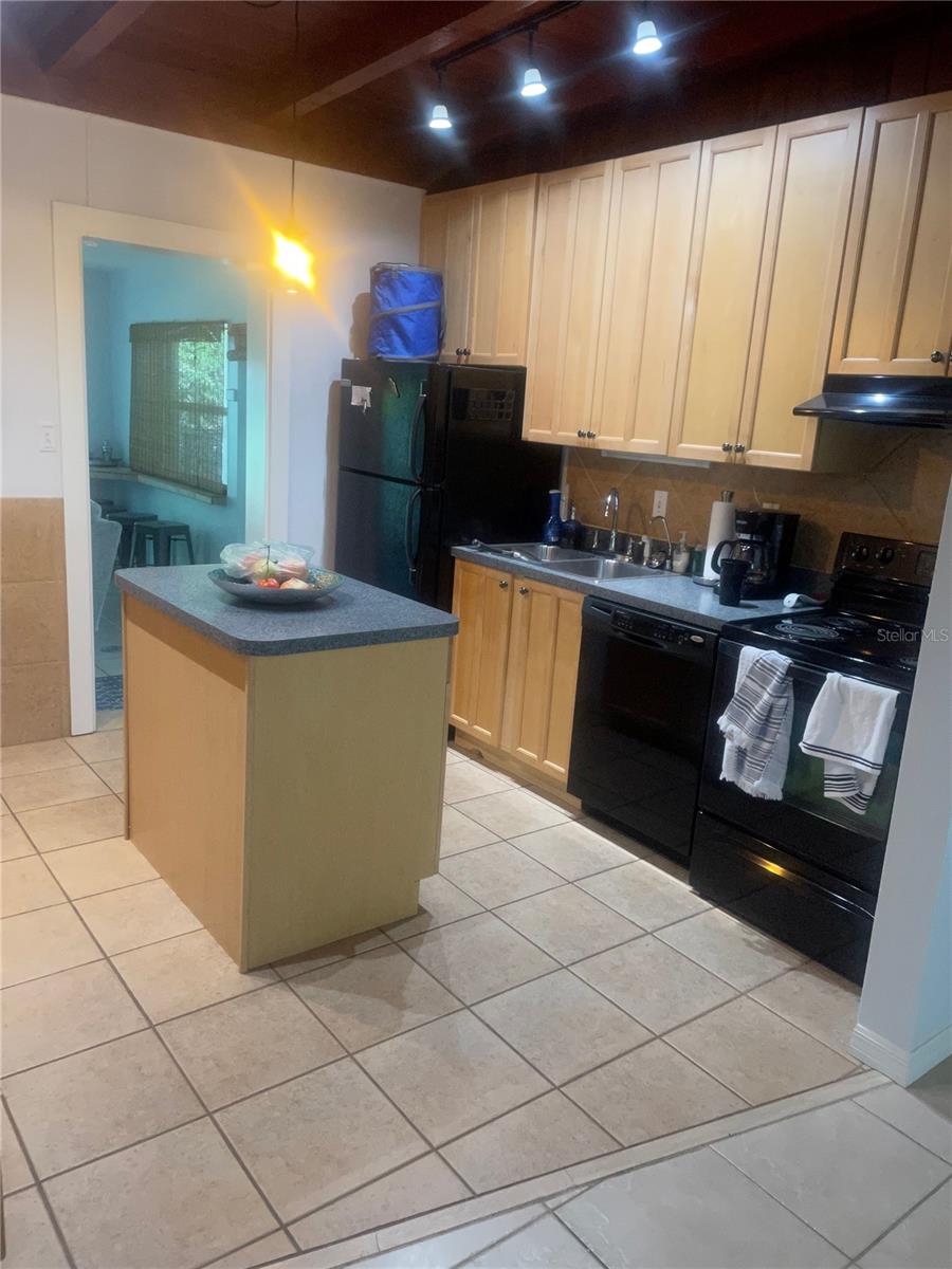 428 COURT ST, ENGLEWOOD, FL — photo 2