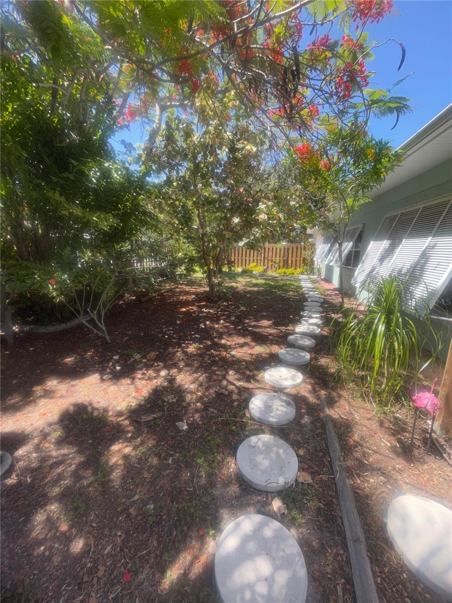 428 COURT ST, ENGLEWOOD, FL — photo 12