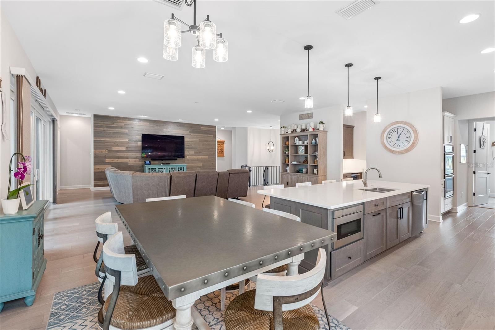 124 FOREST HILLS DR, REDINGTON SHORES, FL — photo 8