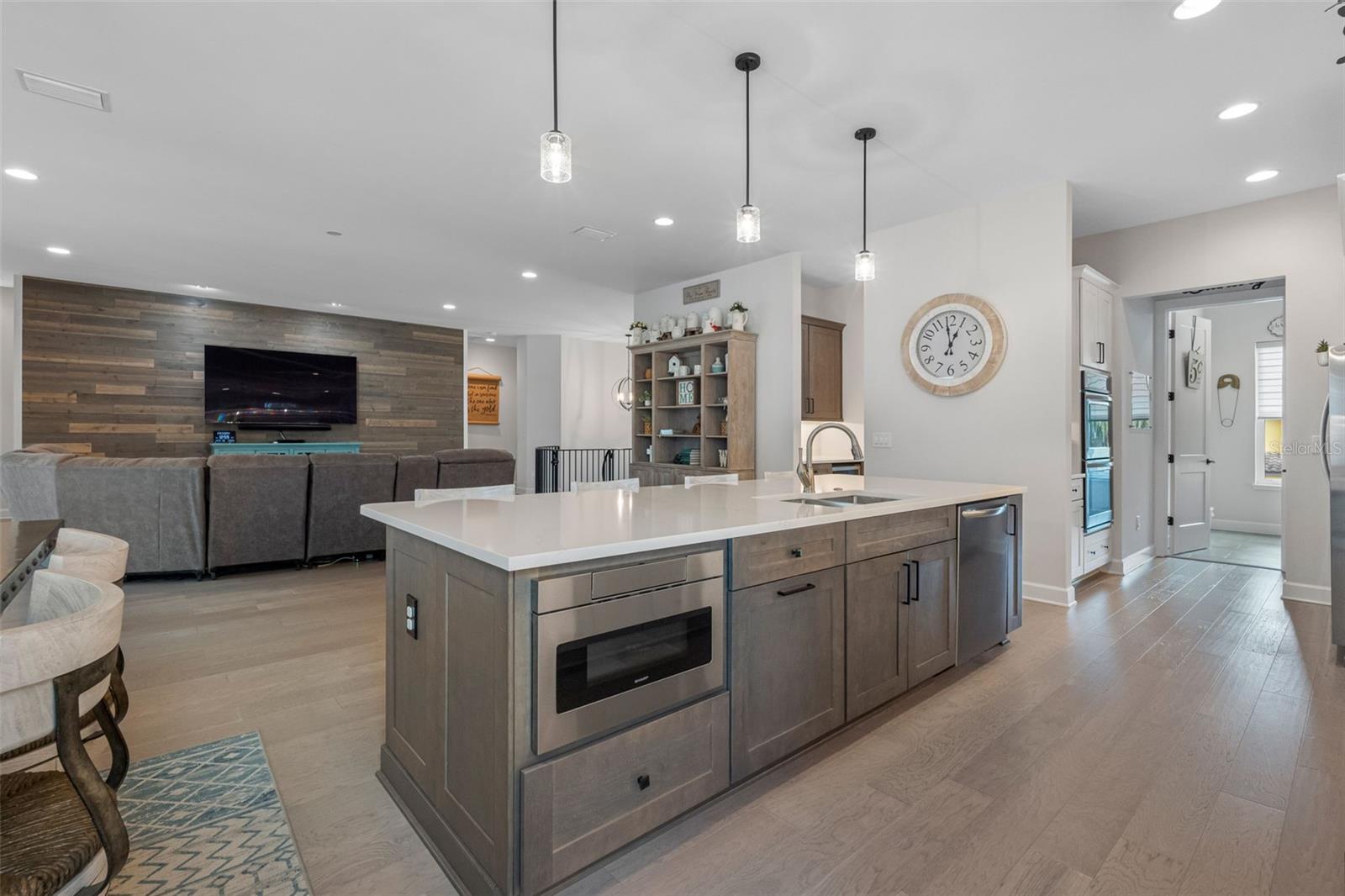 124 FOREST HILLS DR, REDINGTON SHORES, FL — photo 9