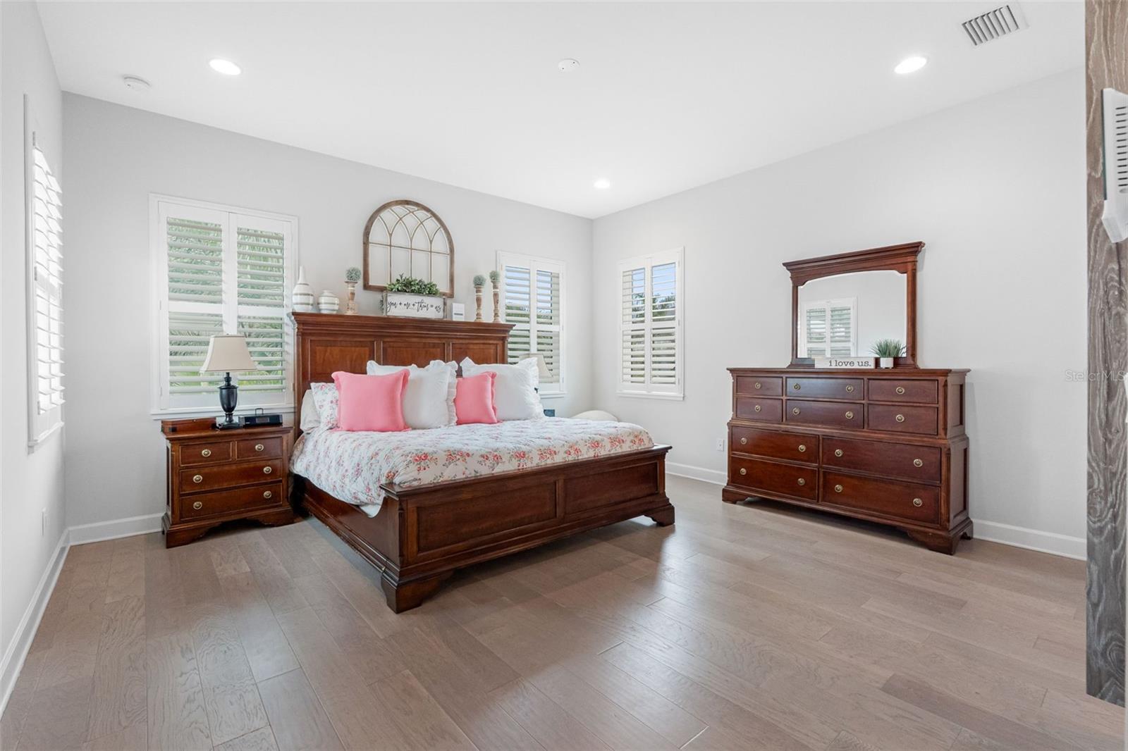 124 FOREST HILLS DR, REDINGTON SHORES, FL — photo 44