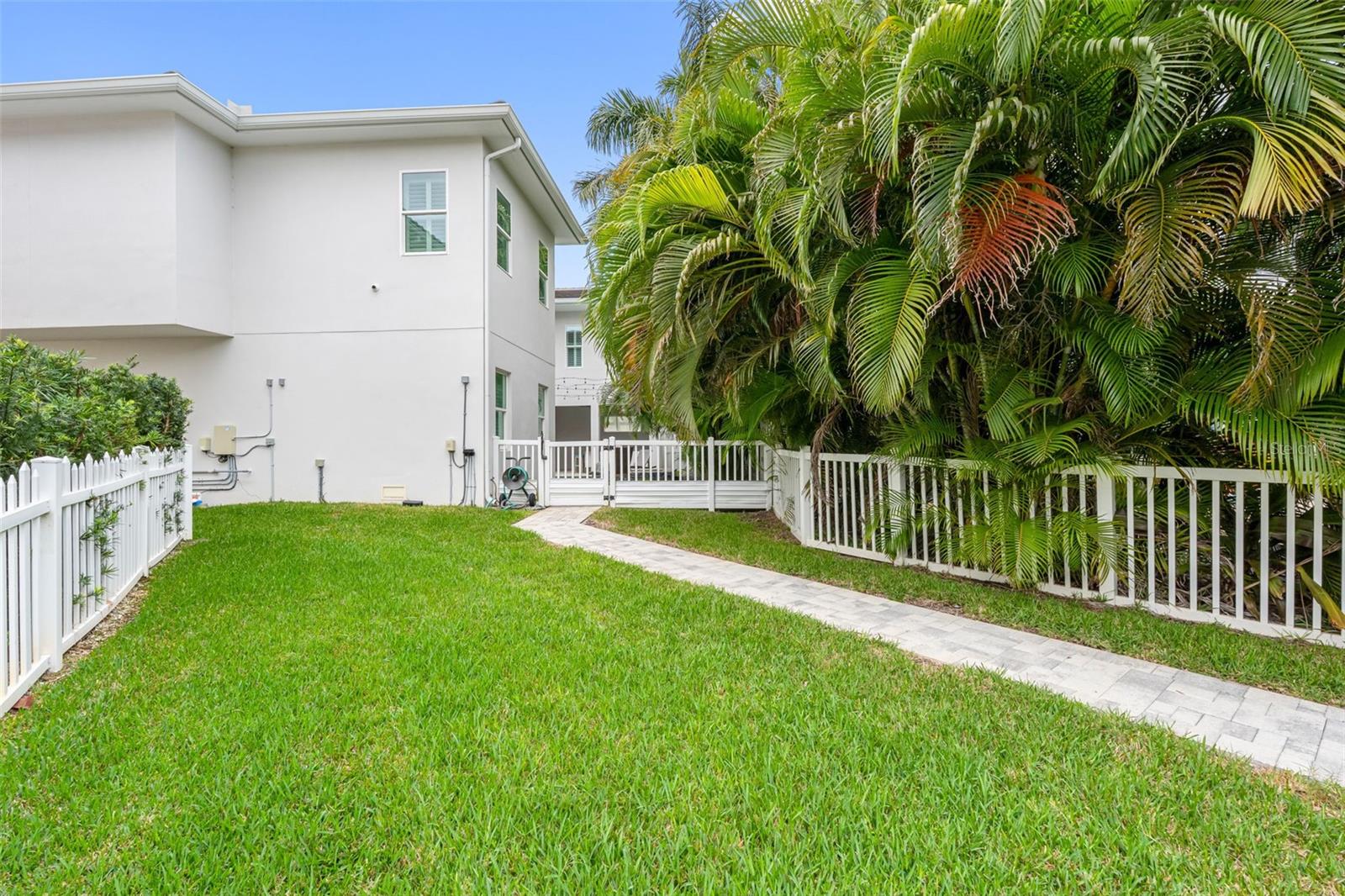 124 FOREST HILLS DR, REDINGTON SHORES, FL — photo 60
