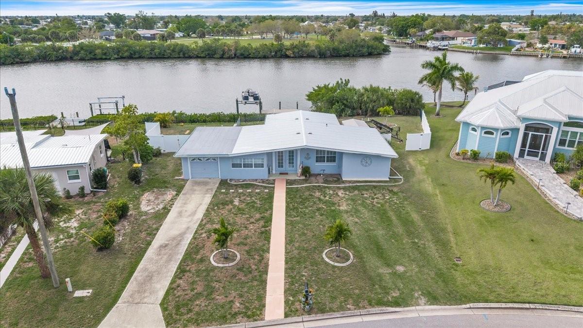 137 POINSETTIA CIR NE, PORT CHARLOTTE, FL — photo 2