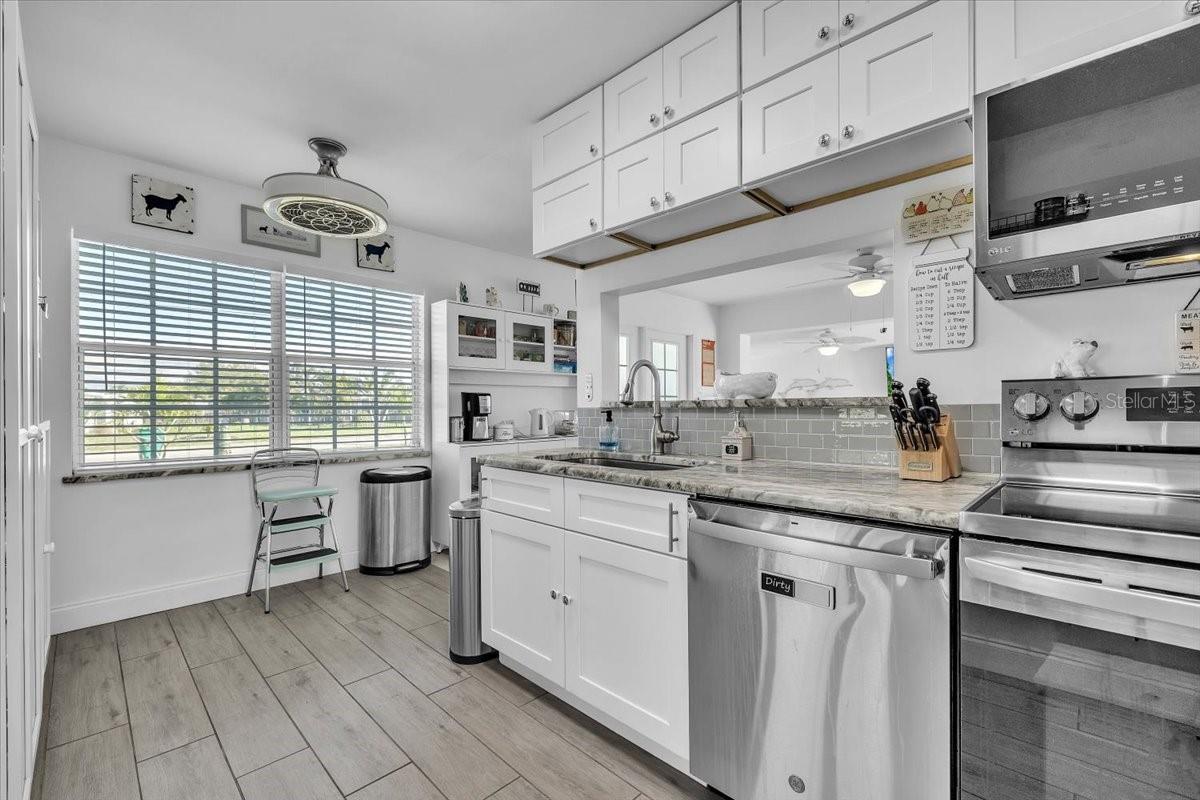 137 POINSETTIA CIR NE, PORT CHARLOTTE, FL — photo 11