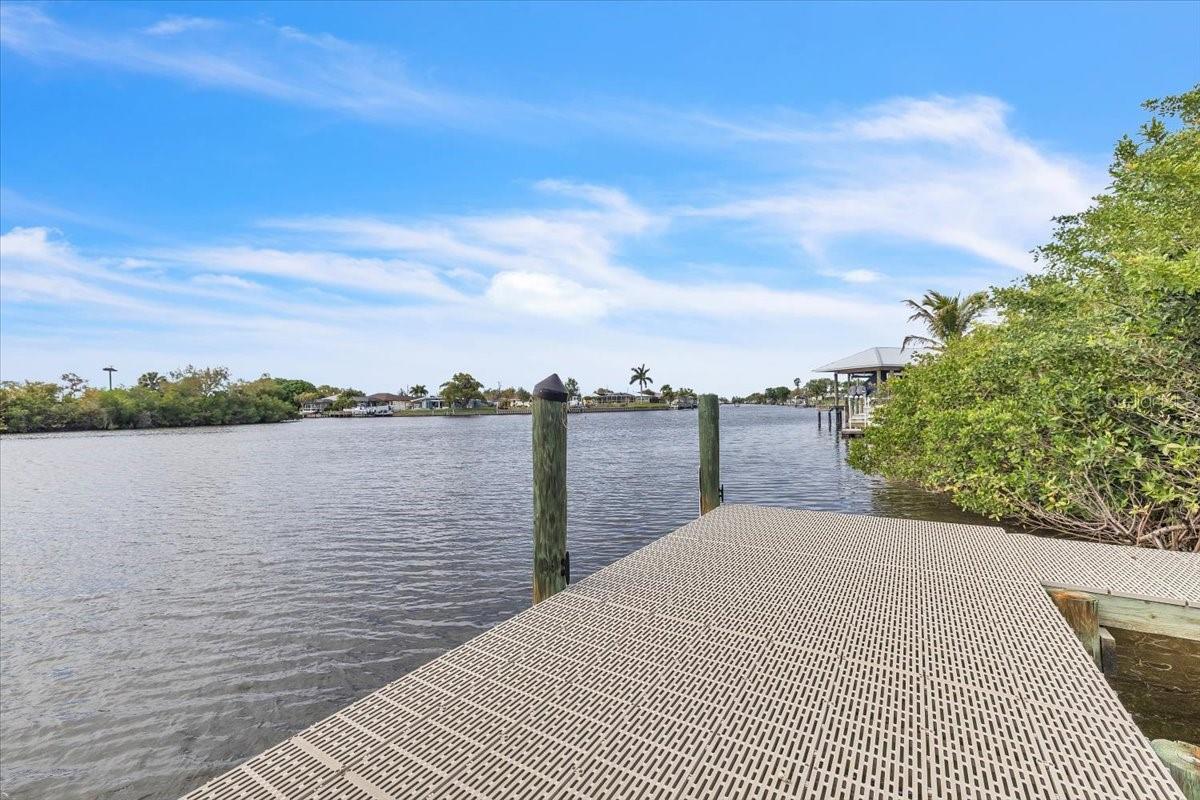 137 POINSETTIA CIR NE, PORT CHARLOTTE, FL — photo 26