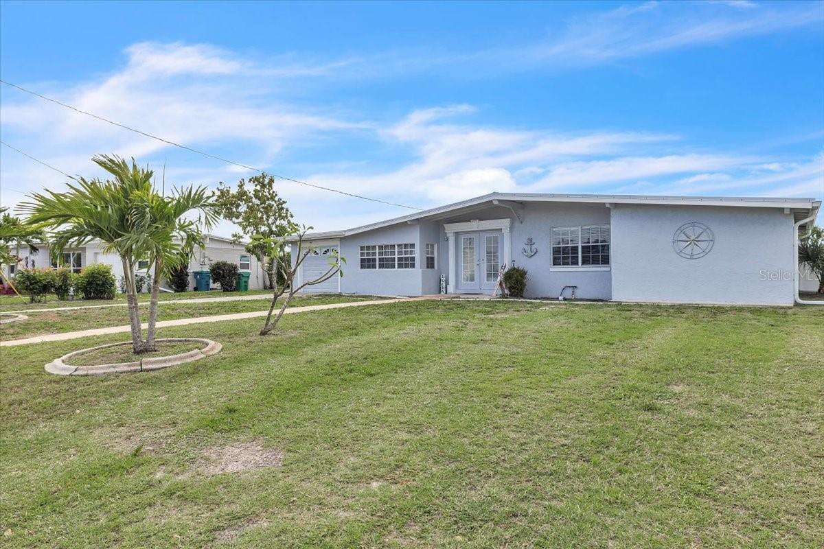 137 POINSETTIA CIR NE, PORT CHARLOTTE, FL — photo 39
