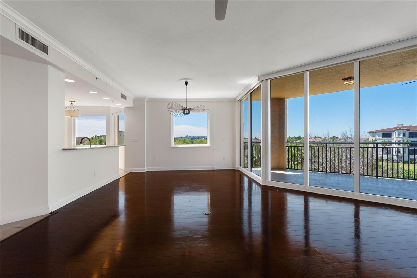 5823 BOWEN DANIEL DR #401, TAMPA, FL — photo 7