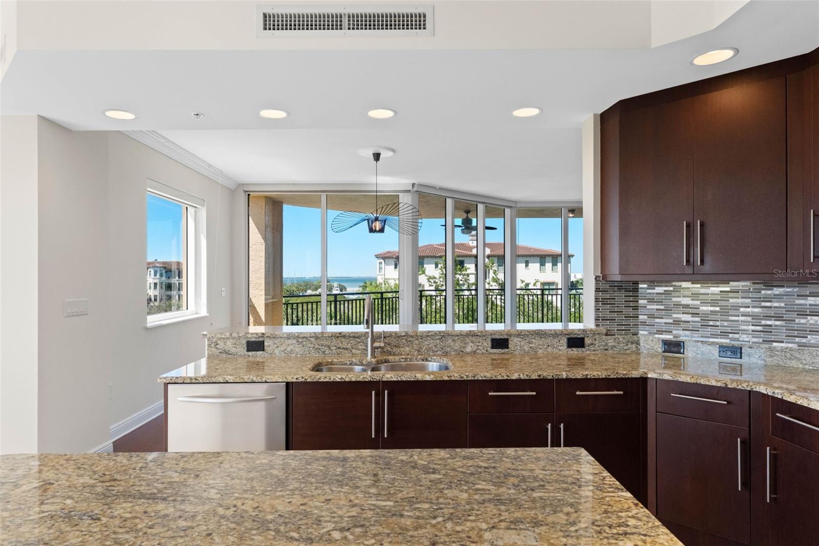 5823 BOWEN DANIEL DR #401, TAMPA, FL — photo 20