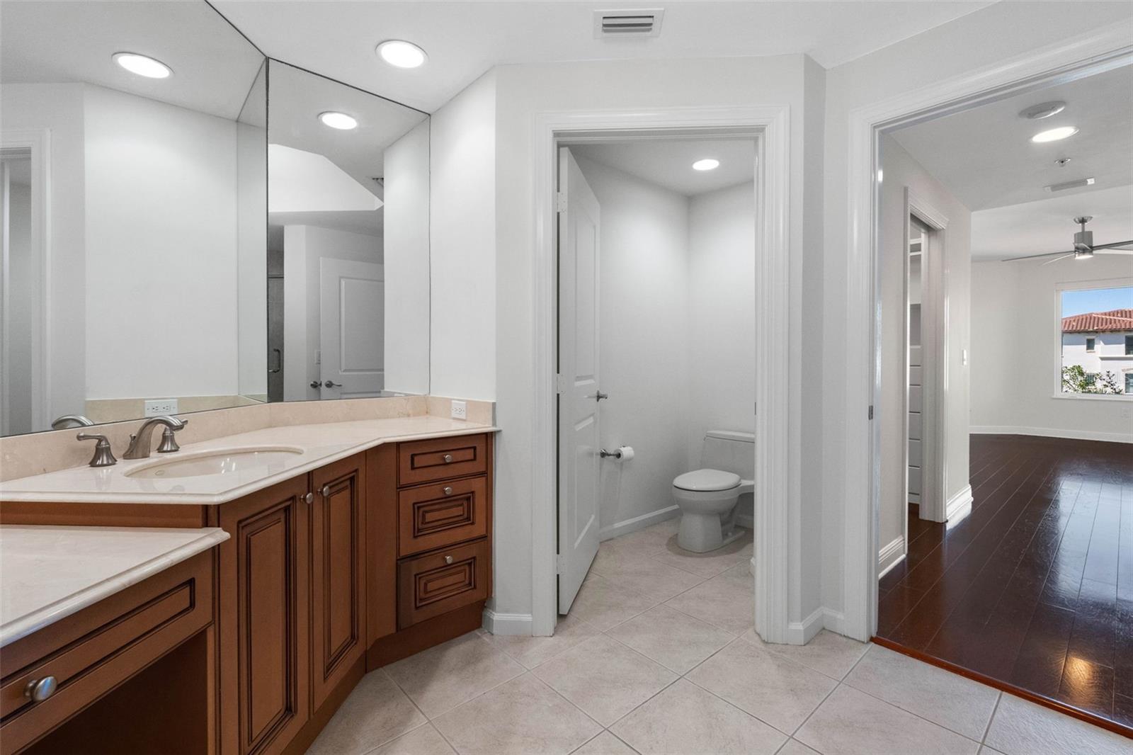 5823 BOWEN DANIEL DR #401, TAMPA, FL — photo 39