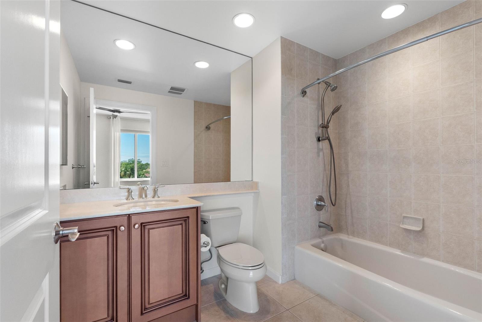 5823 BOWEN DANIEL DR #401, TAMPA, FL — photo 47
