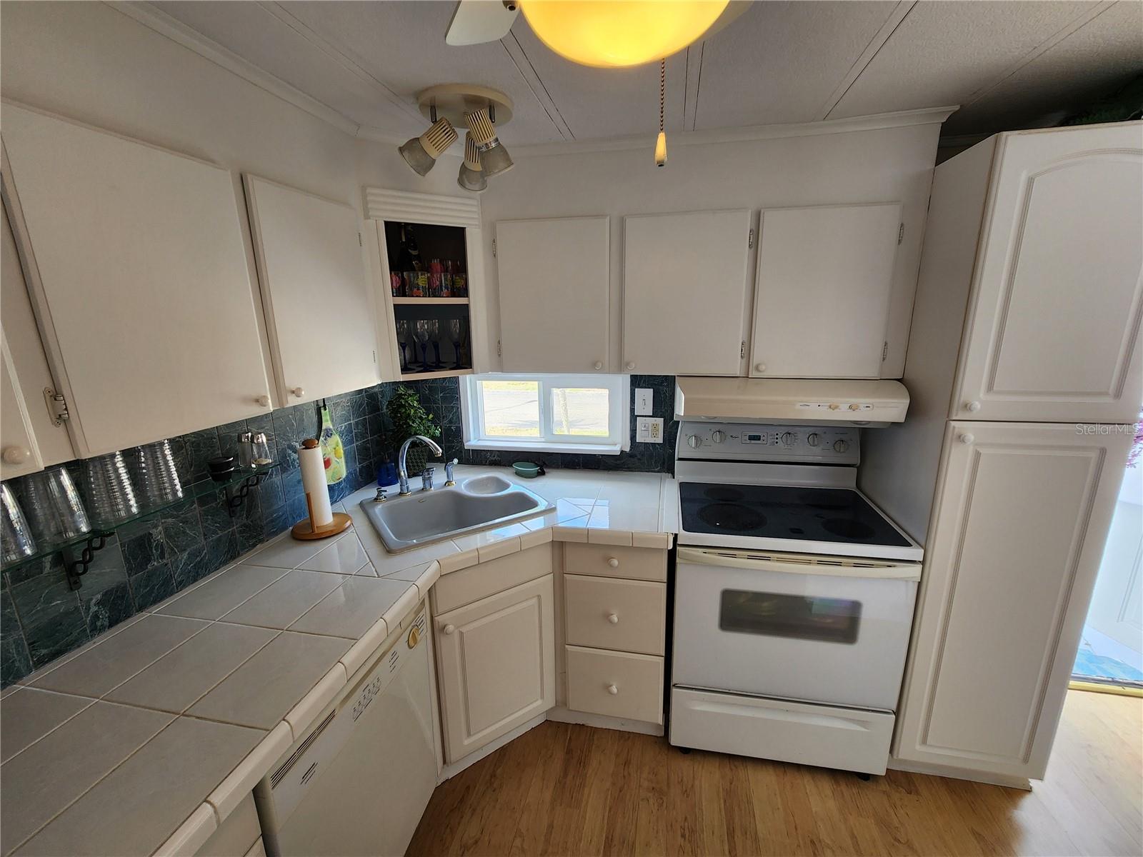 305 BATAN CT, BRADENTON, FL — photo 3