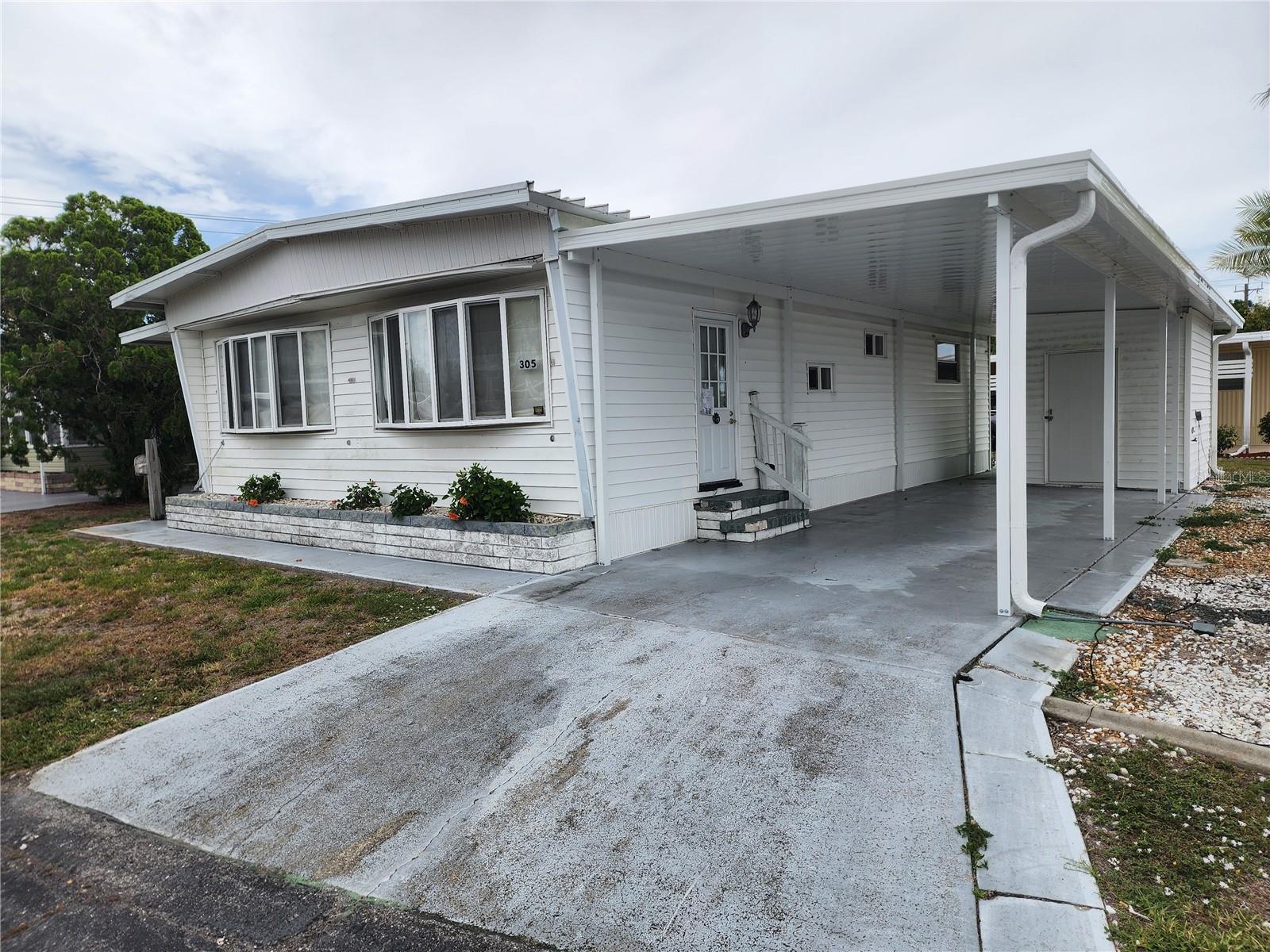305 BATAN CT, BRADENTON, FL
