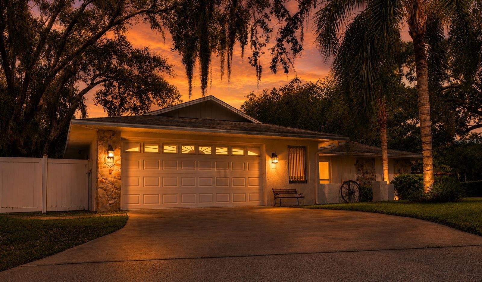 2309 WOODBEND CIR, NEW PORT RICHEY, FL — photo 2