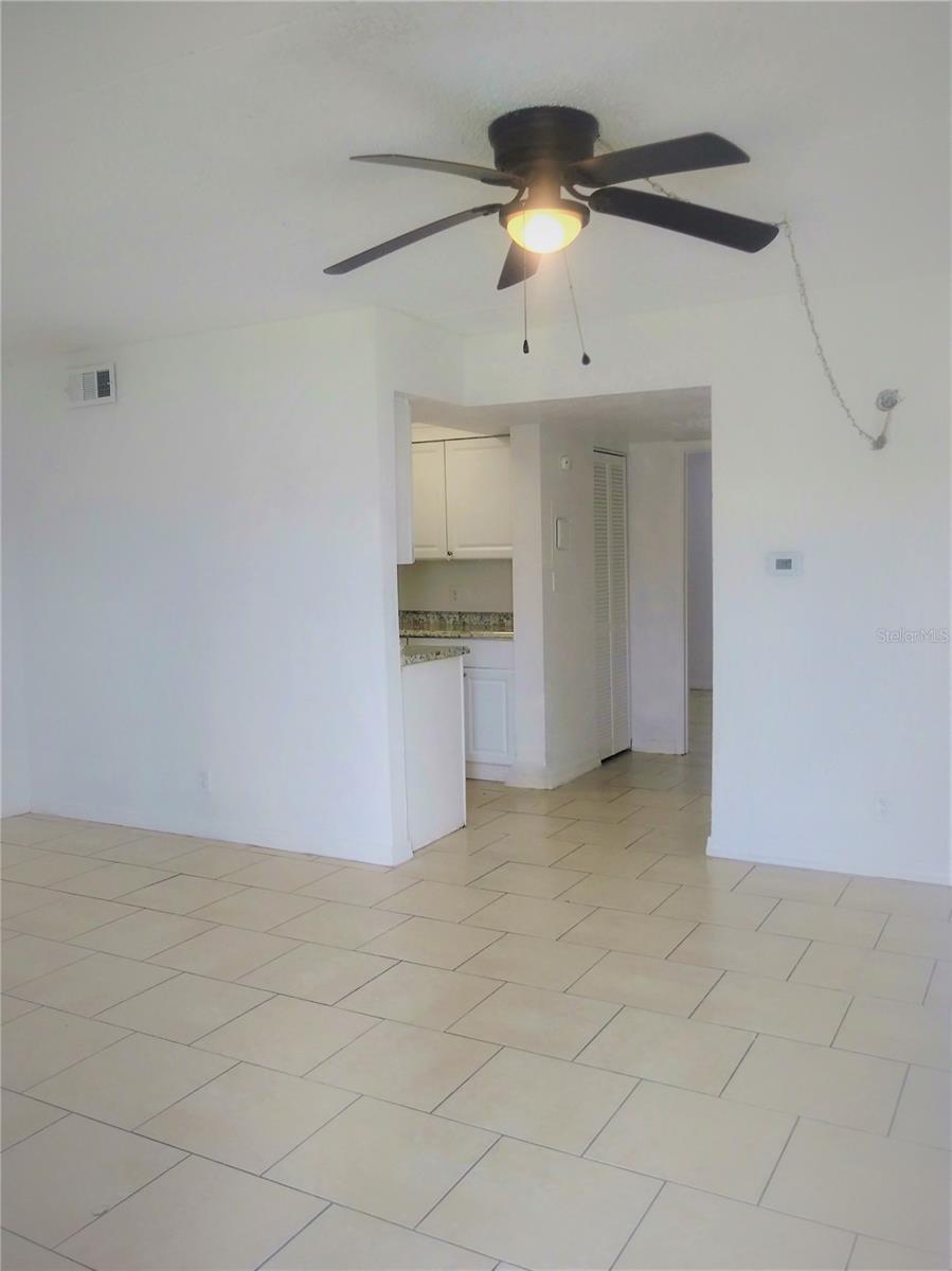 302 S SPRING GARDEN AVE #B09, DELAND, FL — photo 4