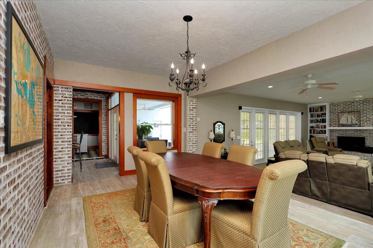 405 LAKESHORE DR, LEESBURG, FL — photo 37