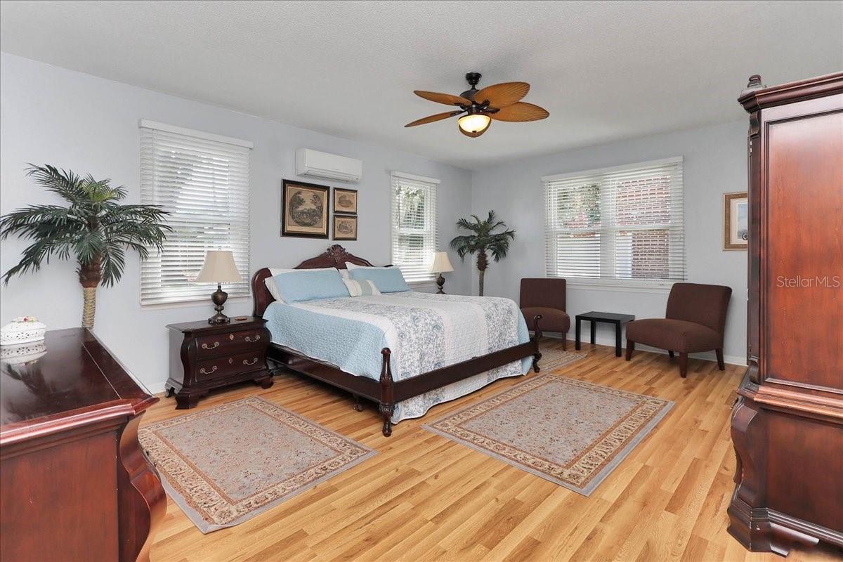405 LAKESHORE DR, LEESBURG, FL — photo 98