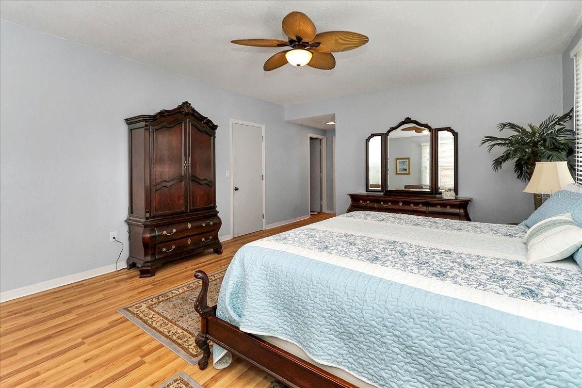 405 LAKESHORE DR, LEESBURG, FL — photo 100