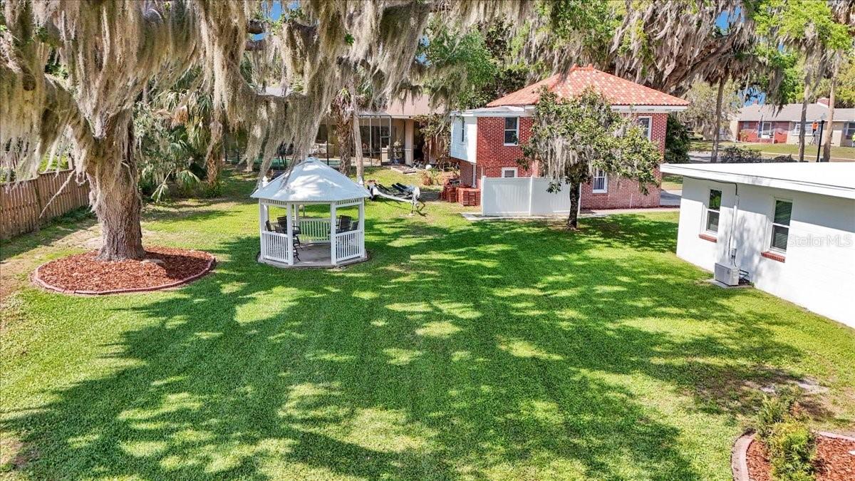 405 LAKESHORE DR, LEESBURG, FL — photo 161
