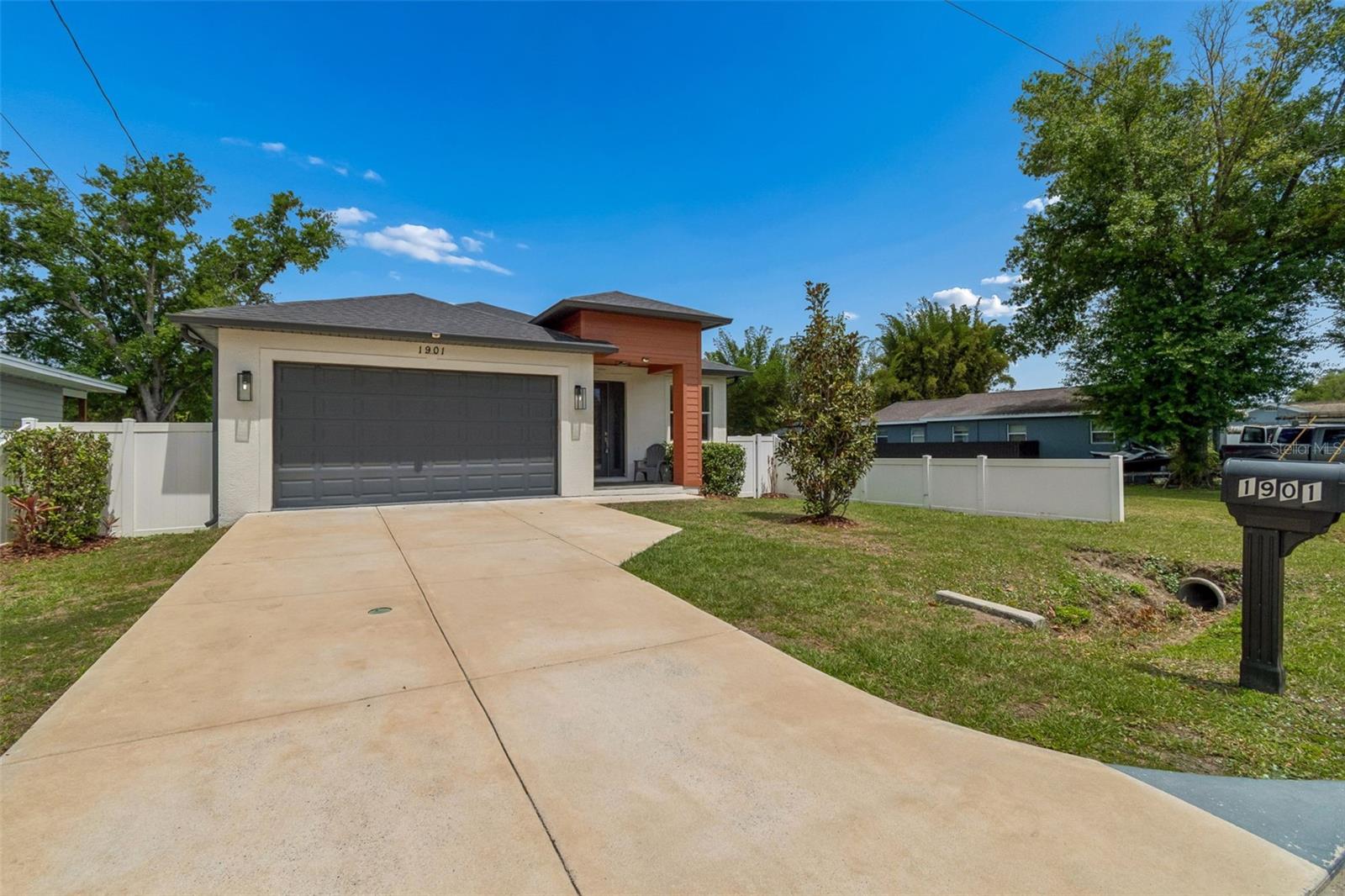 1901 W CLUSTER AVE, TAMPA, FL — photo 4